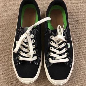 Cariama black canvas sneaker